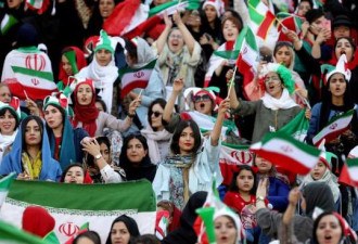 自焚的伊朗女孩 为4000万人换来了4600张门票