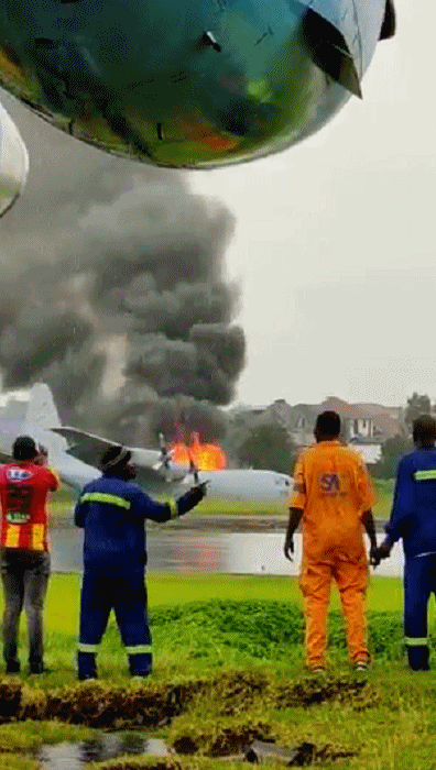 军机在刚果戈马降落时坠机 现场浓烟滚滚