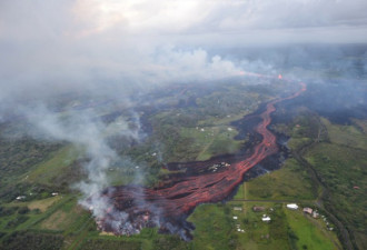 夏威夷火山喷发 当局警告腐蚀性雾霭来袭