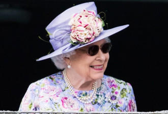 穿成花园的伊丽莎白女王时髦又可爱
