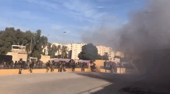 伊拉克特种部队重新控制使馆周边，示威者散去
