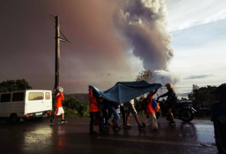 火山喷发末日景象：马尼拉灰霾封城
