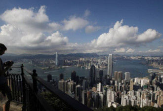 香港旅游业数据：下半年游客数猛跌约40%