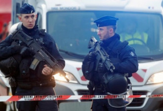 巴黎南郊砍人案 凶手是神经病还是恐怖分子？