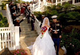 美国华裔军人身份难十全 情侣刚结婚即道别