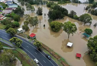 澳洲大雨洪涝上CCTV！开车如开船