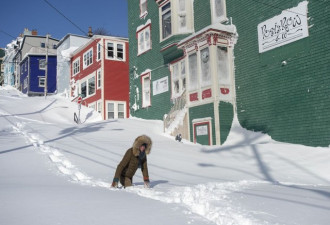 渥太华派遣武装部队 助纽芬兰铲出一条&quot;雪&quot;路