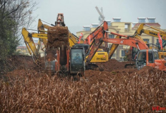 武汉版小汤山开建！上百台机械同时开挖