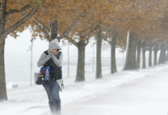 美七个州遭冬季风暴袭击，至少9人死亡