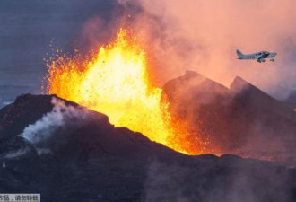 爆炸性喷发：日火山喷出4.7公里高火山灰柱