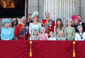 英女王庆92岁官方寿辰 王室新成员梅根亮相