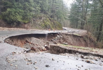 暴雨后的温哥华: 手机中断道路塌陷几百人被困