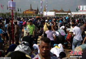 泰国旅游警察搜查抓获逾百名非法入境及逗留者