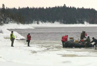 雪地摩托滑入魁北克冰湖 4人死亡 2人失踪
