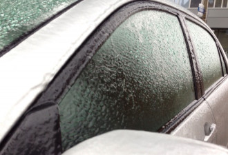 约克区新市一带下冻雨 404多部汽车滑入沟中