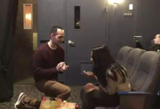 小哥超甜童话式求婚感动全网 网友:今天也柠檬