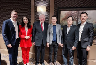 孙宇晨终与巴菲特共进晚餐 见面礼含一枚比特币