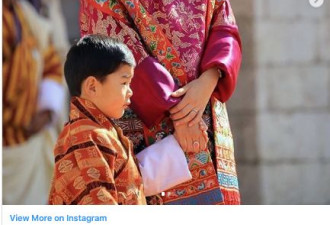 不丹王后怀二胎 惊艳孕照曝光 7岁定终身