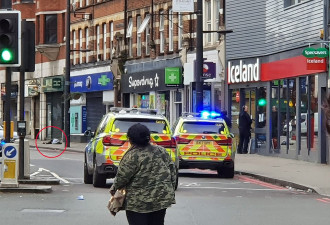 伦敦南部一男子刺伤多人被当场击毙