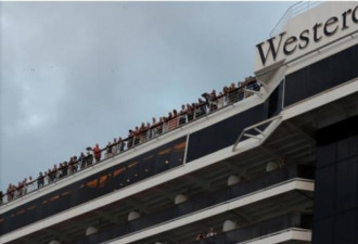 威士特丹号已有新冠确诊 洪森仍招待船客游金边