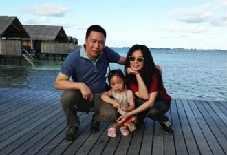 赵薇21岁继子近照曝光，长相帅气母子关系好
