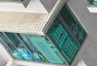 香港居民抢购物资，60大包厕纸遭持刀劫匪抢走