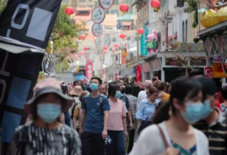 50人确诊 新加坡医生呼吁：戴上口罩别出门