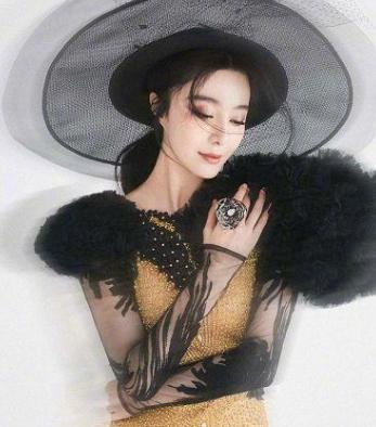 范冰冰复出后,主动为疫情捐款,网友看到捐款金额后一阵�议