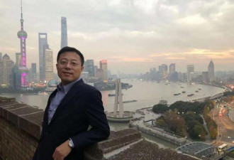 新任外交部发言人：是个“网红” 怼人功力深