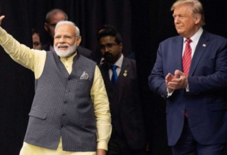 特朗普首次访问印度，莫迪成功挠到了痒处