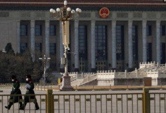 中国正式宣布两会推迟 美媒指习近平求自保