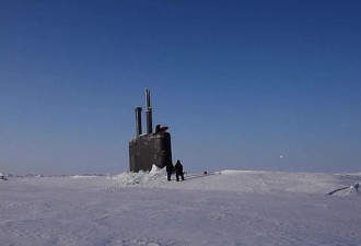 美核潜艇突然在北极破冰而出,俄罗斯高度重视