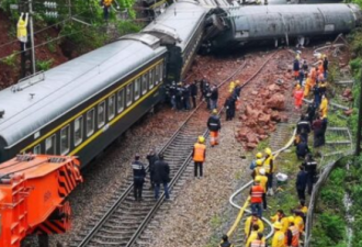 湖南境内火车脱轨侧翻事故 1人遇难127人受伤
