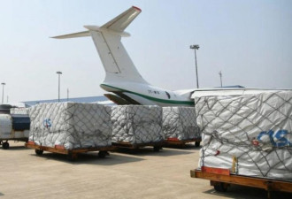 5架外国军机同天赴浦东机场装防疫物资