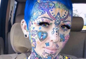 美国44岁女子从头部到身上遍布数百个纹身