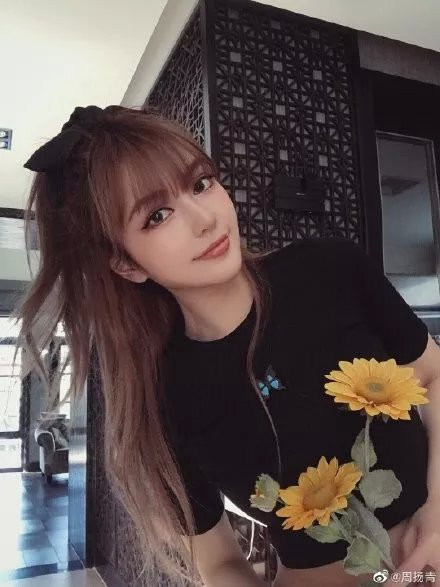 周扬青在微博首曝分手原因,称罗志祥恋爱期间多次劈腿,,“每到一个城市就约新妹!”