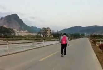 58岁乡村教师每天暴走60里路收发作业