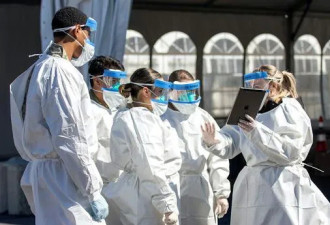 美国死亡人数突破3万关口!千人持枪抗议要自由