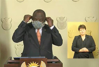 南非总统直播示范佩戴口罩，手忙脚乱现场翻车