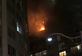 多伦多市中心公寓高楼大火 一人身亡