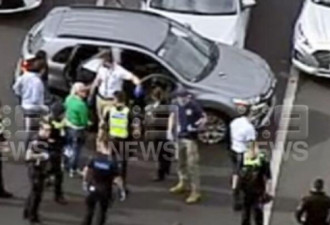 澳警方与窃贼街头飙车追捕，抓获2男3女！