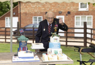 英老兵为医护募款 空军飞行致敬为他100岁庆生