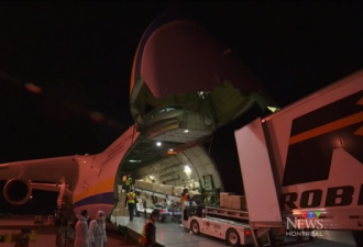 最大型货运飞机载救援物资从中国抵加