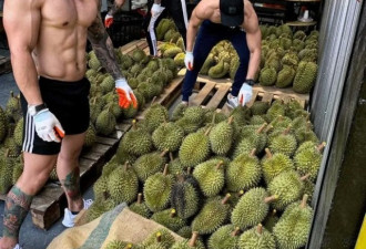 泰国“性感外卖”爆火：肌肉男裸体切水果