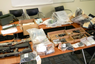 约克区警方缴获大量枪支毒品，逮捕17名罪犯