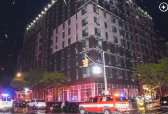 华人区公寓被纵火，裸体男子被消防员四脚抬出