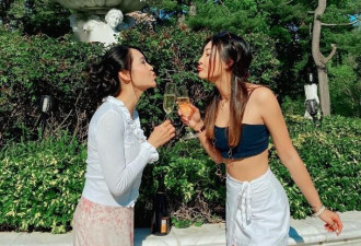香港性感艳星叶玉卿大女儿被曝患抑郁多年