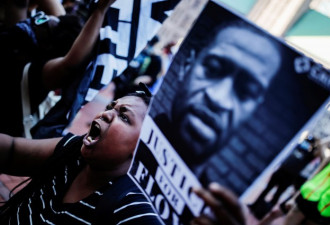 佩洛西：美国警察暴力执法致黑人死亡是谋杀