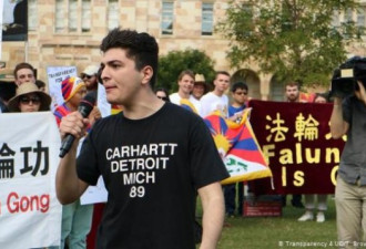 澳洲学生支持香港民运 被勒令停学