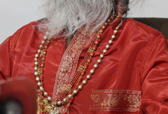 不吃不喝只吸空气82年！印度瑜伽神人高龄逝世